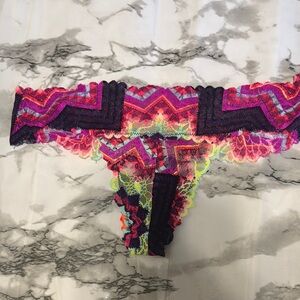 Victoria’s Secret PINK Y2K Colorful Zigzag Pattern thong panty size small